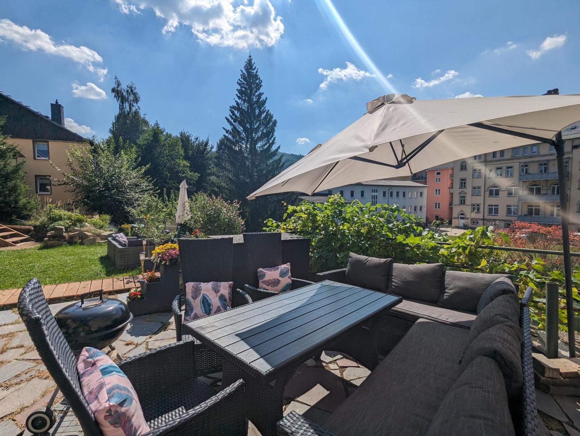 Hw2B - Urlaubsmagie - Wohlfuehlwohnung Mit Balkon, Pool, Sauna & Terrasse Sebnitz Exterior foto