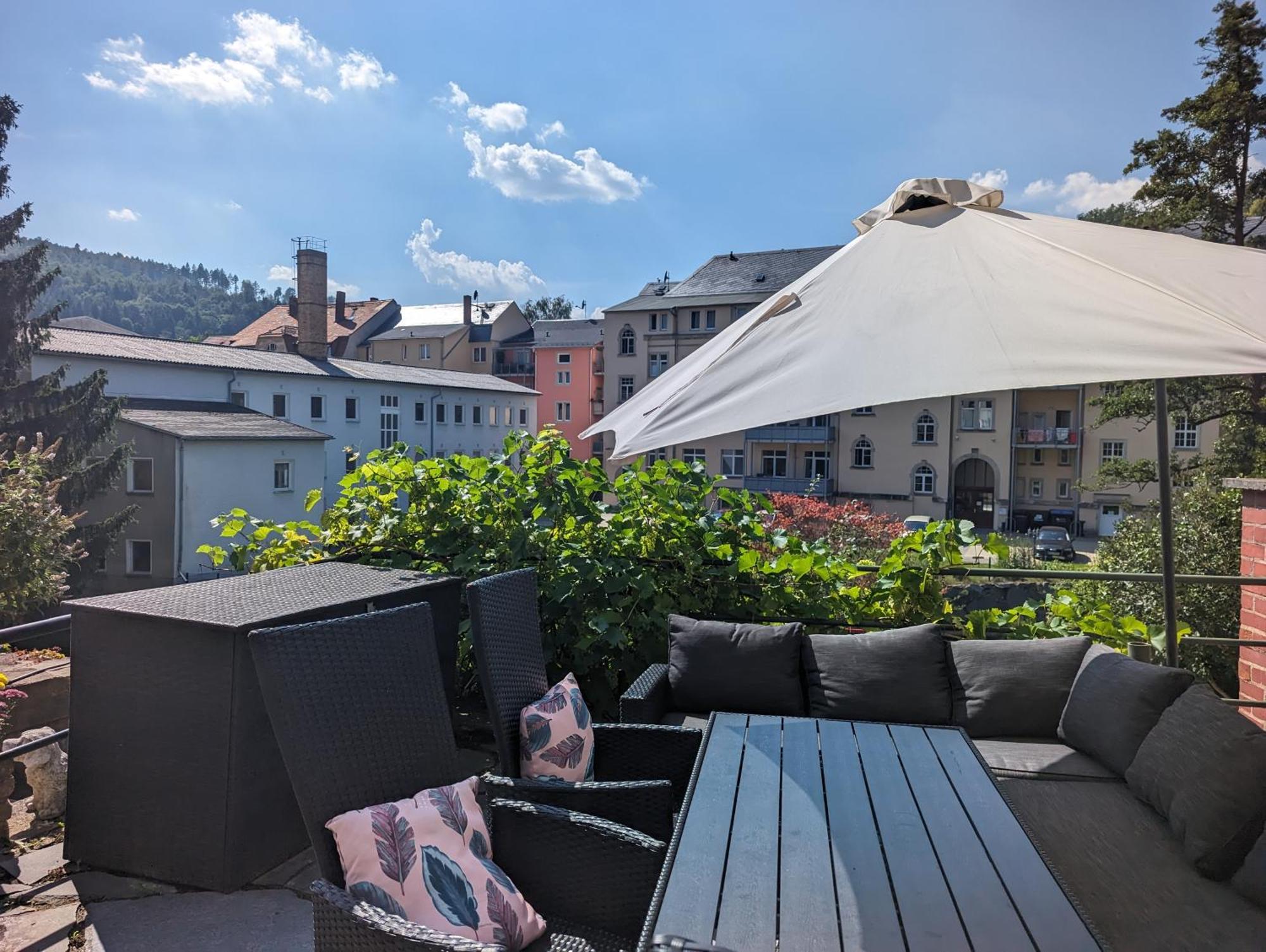 Hw2B - Urlaubsmagie - Wohlfuehlwohnung Mit Balkon, Pool, Sauna & Terrasse Sebnitz Exterior foto