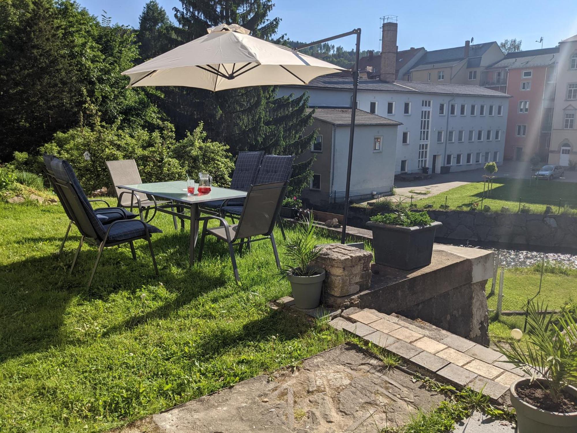 Hw2B - Urlaubsmagie - Wohlfuehlwohnung Mit Balkon, Pool, Sauna & Terrasse Sebnitz Exterior foto
