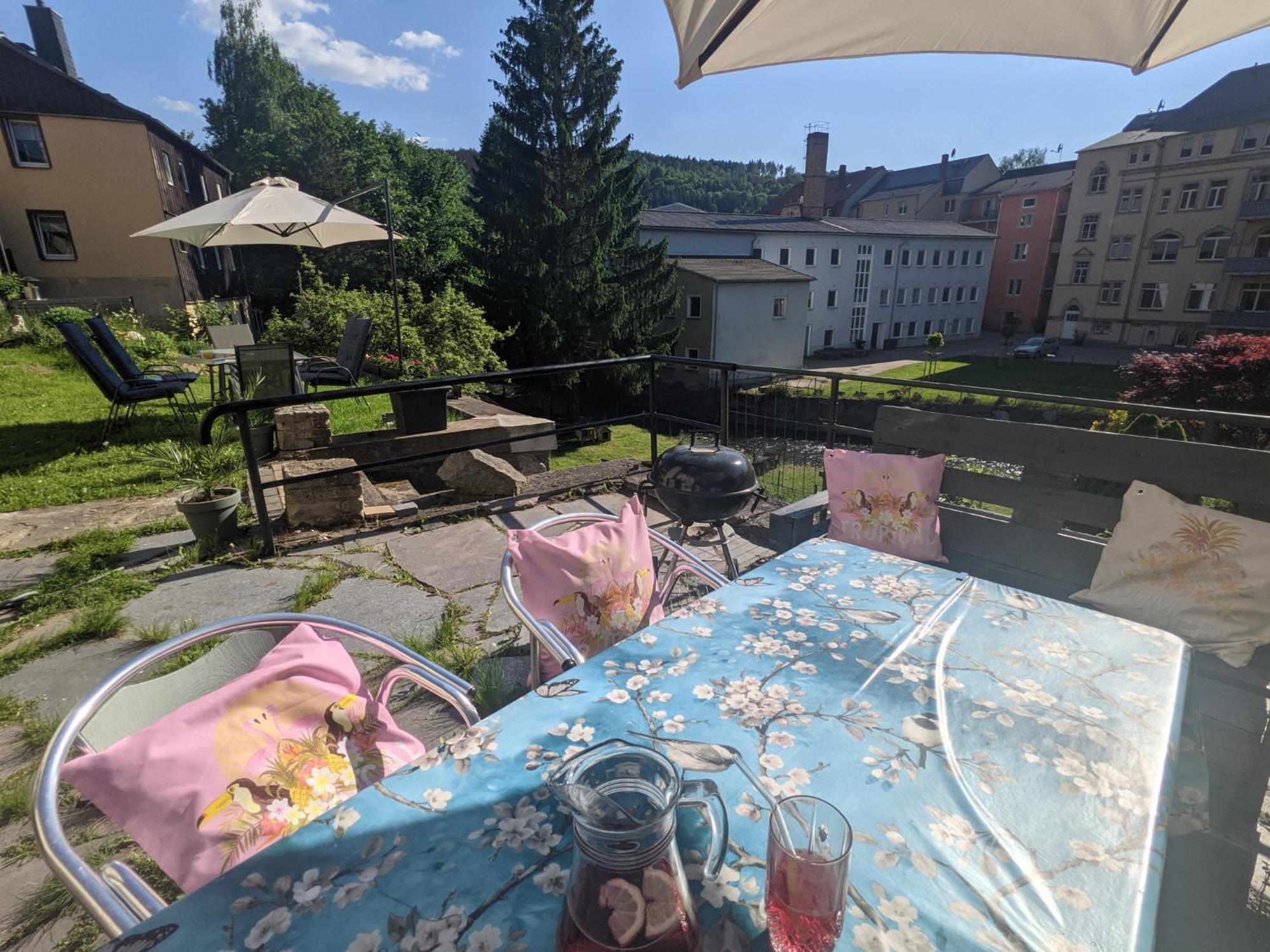 Hw2B - Urlaubsmagie - Wohlfuehlwohnung Mit Balkon, Pool, Sauna & Terrasse Sebnitz Exterior foto